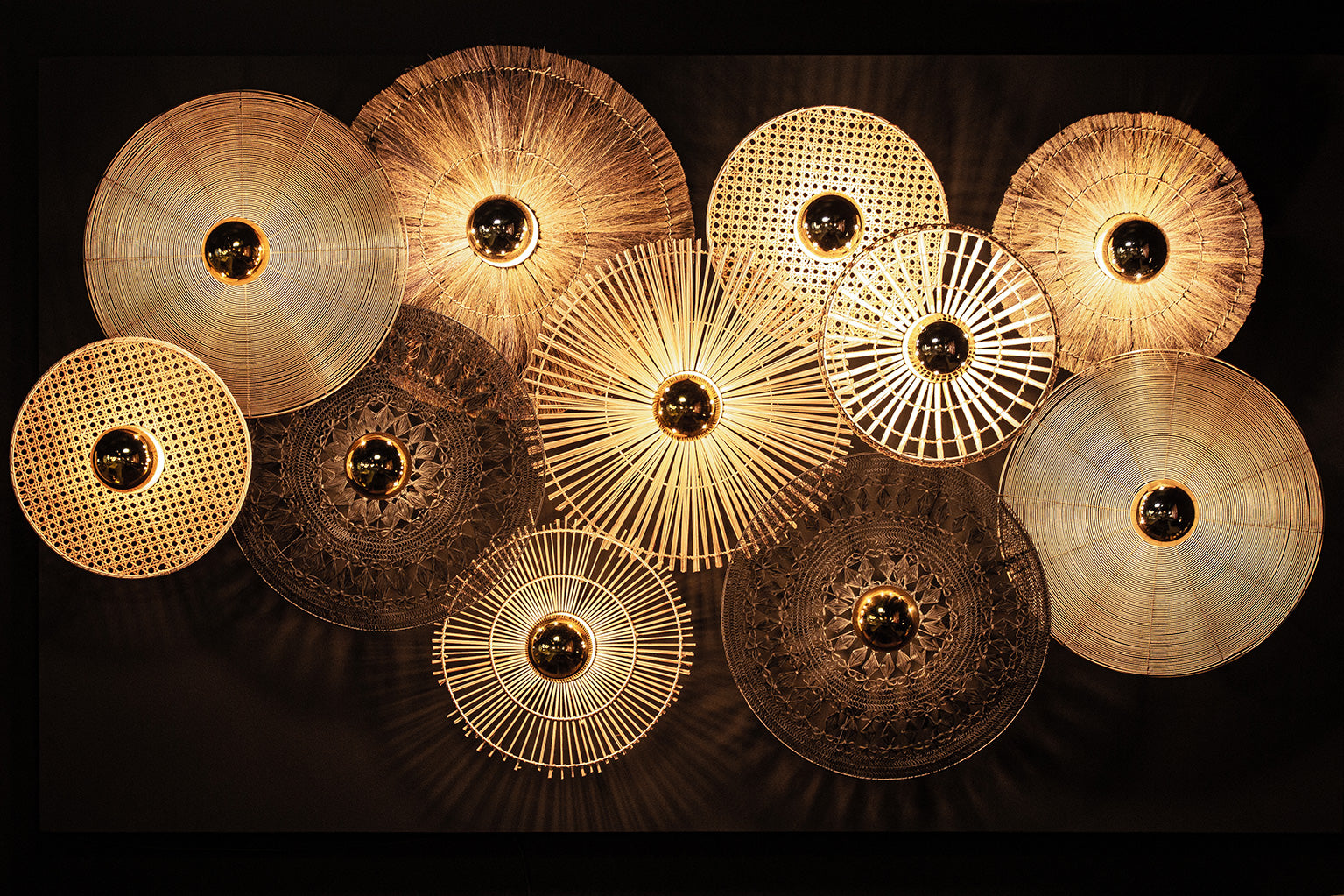 WALL LAMP